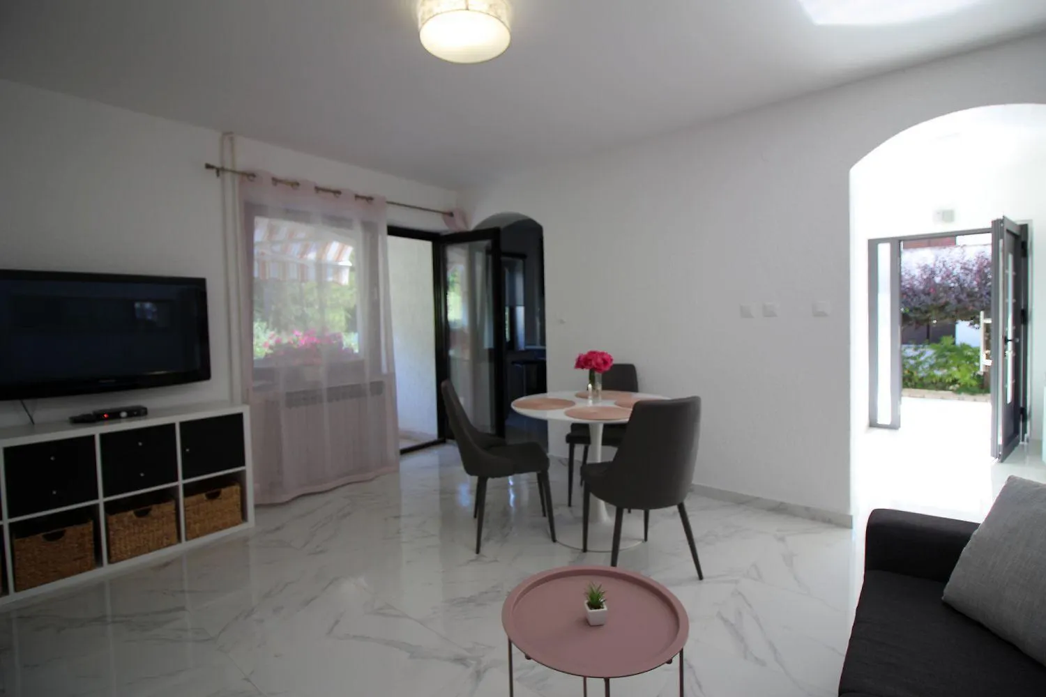 Komfortables Apartment Mit Privater Terrasse, Spielplatz, Grill, Liegen, Waschmaschine Poreč Kroatien