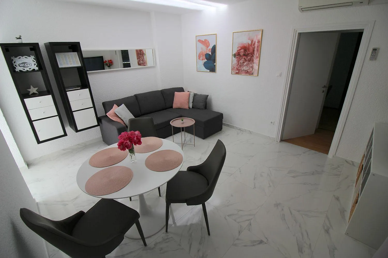 Komfortables Apartment Mit Privater Terrasse, Spielplatz, Grill, Liegen, Waschmaschine Poreč Kroatien