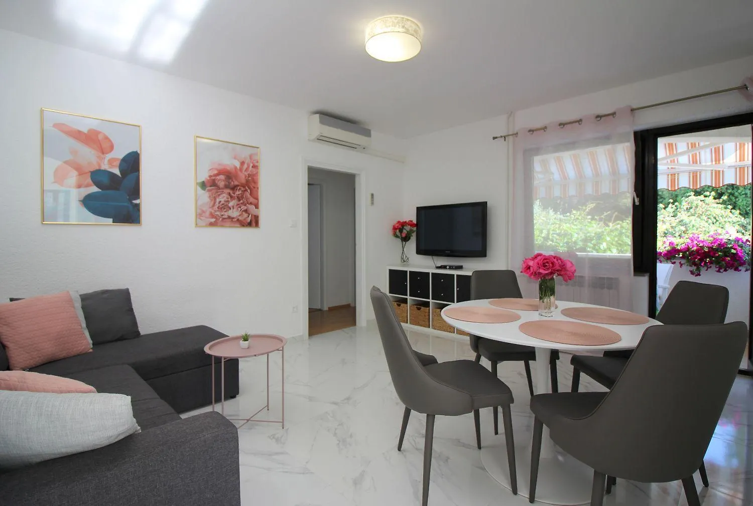 Komfortables Apartment Mit Privater Terrasse, Spielplatz, Grill, Liegen, Waschmaschine Poreč Kroatien