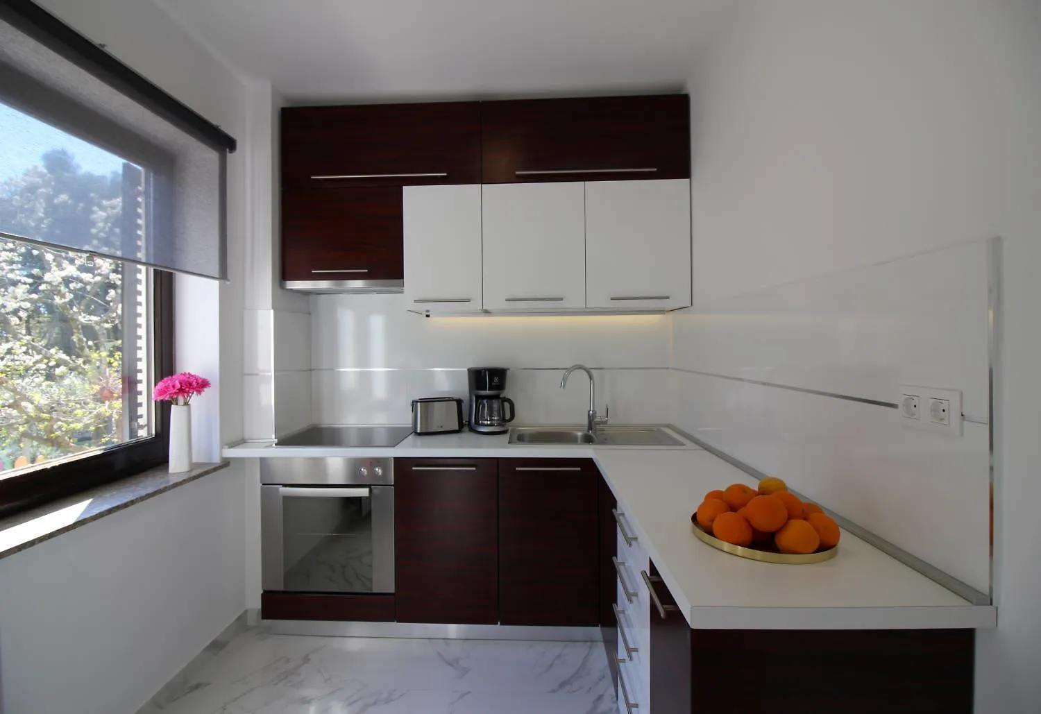 Komfortables Apartment Mit Privater Terrasse, Spielplatz, Grill, Liegen, Waschmaschine Poreč